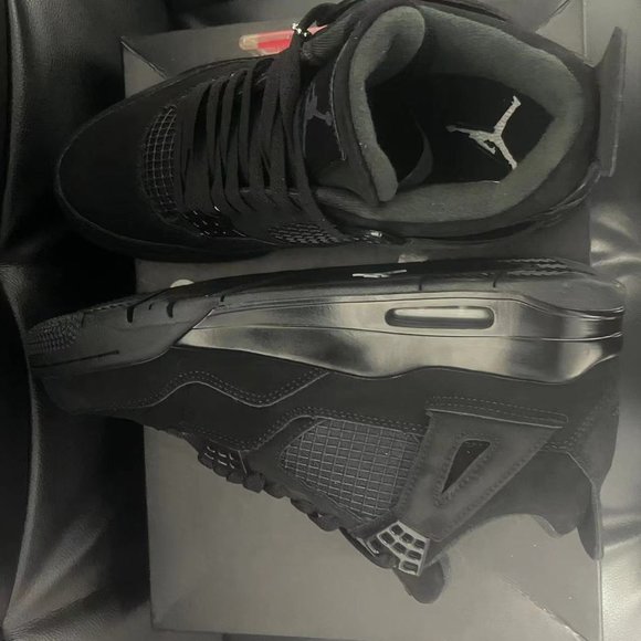 Air Jordan 4 Retro\